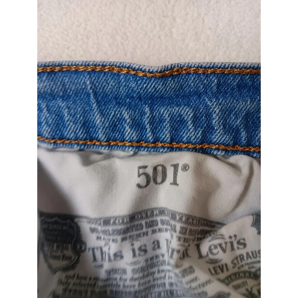 Levi's 501 Jeans Mens W30 L30 Blue Light Wash Distressed Denim Regular Fit